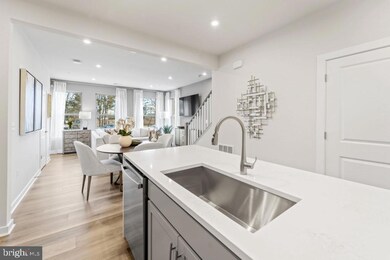 13616 Innovation Station Loop, Herndon, VA 20171 - photo 5