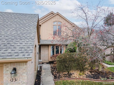 1231 Autumn Dr unit 96, Troy, MI 48098 - photo 3