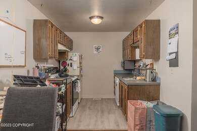 007 _ 2100 Minerva Way