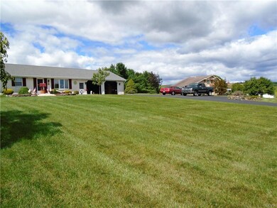 5924 Opossum Ln, Slatington, PA 18080 - photo 5