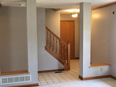 6946 Seafield Ct. Entry