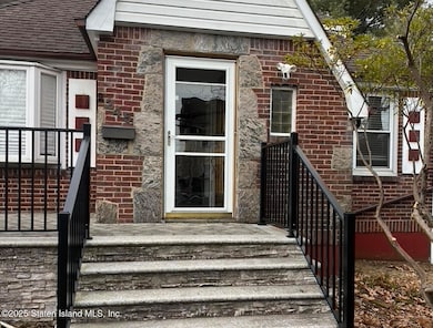 245 Clawson St, Staten Island, NY 10306 - photo 2