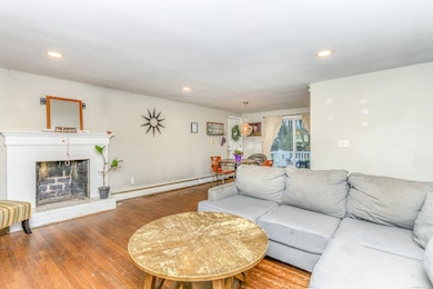 124 Bel-Aire Cir, Windsor Locks, CT 06096 - photo 5