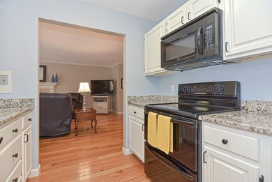 43 Laurelwood Dr unit 43, Hopedale, MA 01747 - photo 6