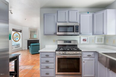 1225 SW Harbor Ave, Lincoln City, OR 97367 - photo 4