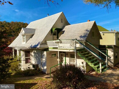 79 S Green St, Berkeley Springs, WV 25411 - photo 6