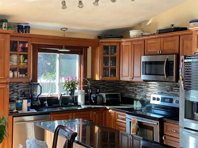 41 Glen Meadows Ct, Warwick, RI 02889 - photo 4