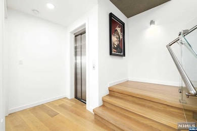 32 Shore Rd, Edgewater, NJ 07020 - photo 6