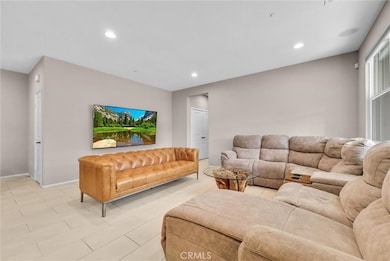 870 E Mountain Way unit D, Azusa, CA 91702 - photo 7