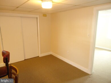 207 Dekalb St unit 3RD FL, Norristown, PA 19401 - photo 3