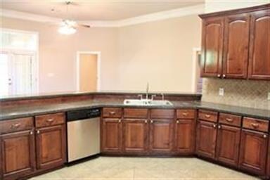Kitchen with Lots of Cabinets
