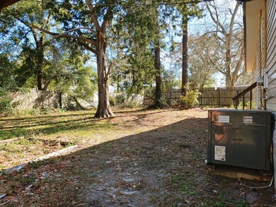 1214 NE 1st St, Carrabelle, FL 32322 - photo 3