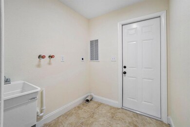 005-705LaurelDrive-WestPalmBeach-FL-smal