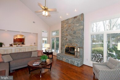 8608 Honeybee Ln, Bethesda, MD 20817 - photo 7