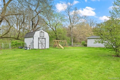 19074 Sumpter Rd, Belleville, MI 48111 - photo 3