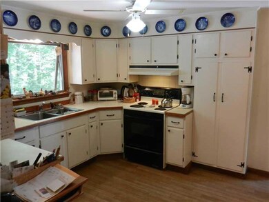 Kitchen. 10 6