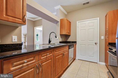 12925 Centre Park Cir unit 102, Herndon, VA 20171 - photo 4