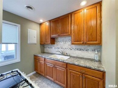 2116 W 69th St, Davenport, IA 52806 - photo 7