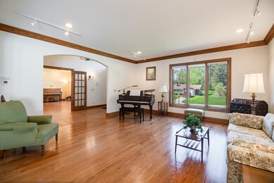 204 E Elm St, Wheaton, IL 60189 - photo 6