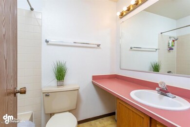 06-Guest Bathroom-1831