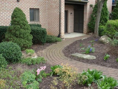 885 Cold Spring Rd unit 2, Allentown, PA 18103 - photo 2