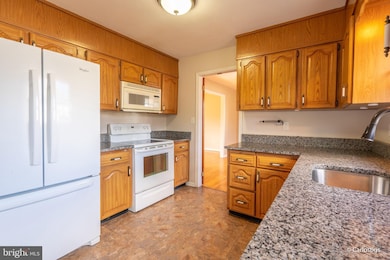 12 Berkshire Dr, Princeton Junction, NJ 08550 - photo 4