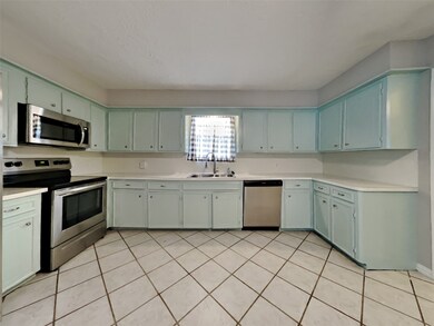 10648 Fussel Rd unit A, Conroe, TX 77385 - photo 2