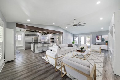 734 W 42nd St, Houston, TX 77018 - photo 4