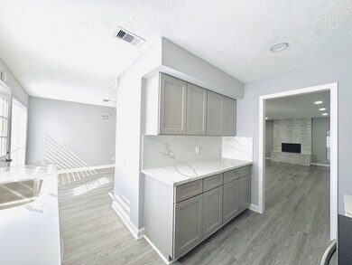 Another angle of this fantastic kitchen, showcasin