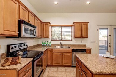 3 Beautiful kitchen with granite and SS
