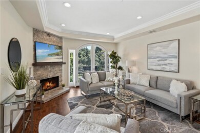 21488 1/2 Arcos Dr, Woodland Hills, CA 91364 - photo 4