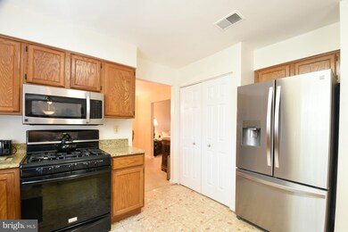 5005 Boydell Ave, Oxon Hill, MD 20745 - photo 6