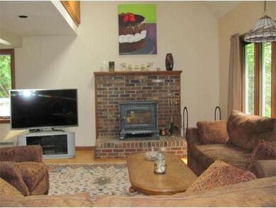 1260 Franklin Rd, Fitchburg, MA 01420 - photo 2