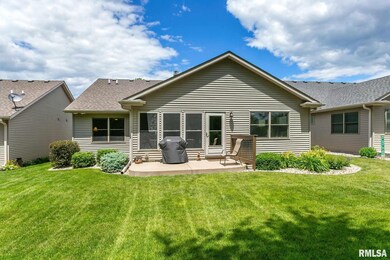 1715 Stone Gate Cir, Davenport, IA 52807 - photo 4