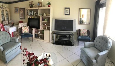 67 Coventry C, West Palm Beach, FL 33417 - photo 3