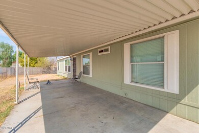 252 S 91st St carport