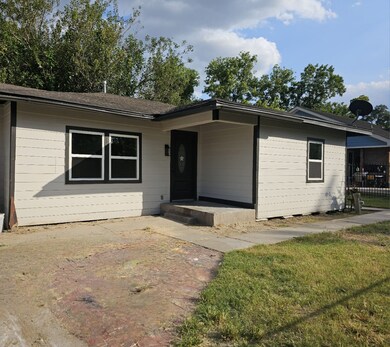 905 Ringold St, Houston, TX 77088 - photo 3