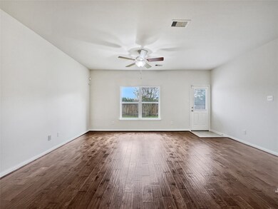 12231 Estelle Ln, Pinehurst, TX 77362 - photo 3