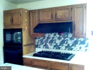 405 Goldleaf Ave, Capitol Heights, MD 20743 - photo 7