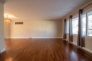 1204 Hercules Ln, Naperville, IL 60540 - photo 2