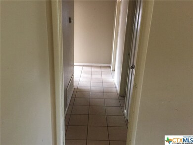 1011 Hazelton St unit 11, San Marcos, TX 78666 - photo 4