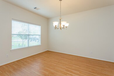 138 E Spindle Tree Cir, Spring, TX 77382 - photo 6