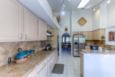 14 Kitchen photo b