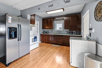 539 E Main St, Waupun, WI 53963 - photo 3