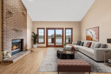 675 White Pine Cir, Lake In the Hills, IL 60156 - photo 5