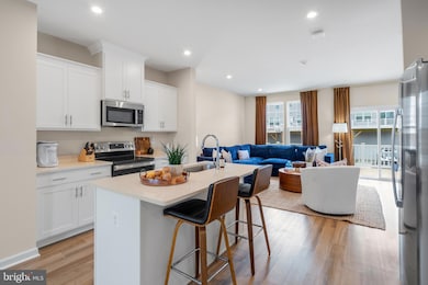 54 Coolidge Ave, Ranson, WV 25438 - photo 7