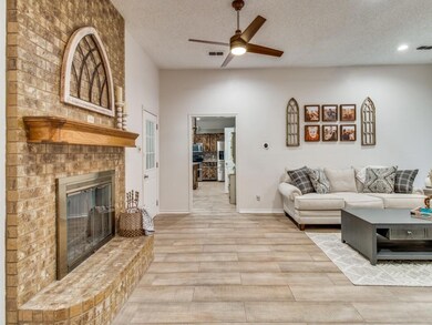 2111 Pecan St, Bonham, TX 75418 - photo 5