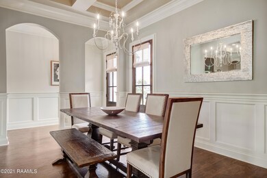 319 Dunvegan -6