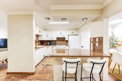 6405 Ella Lee Ln, Houston, TX 77057 - photo 4