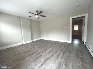 73 W 5th St, Bridgeport, PA 19405 - photo 2